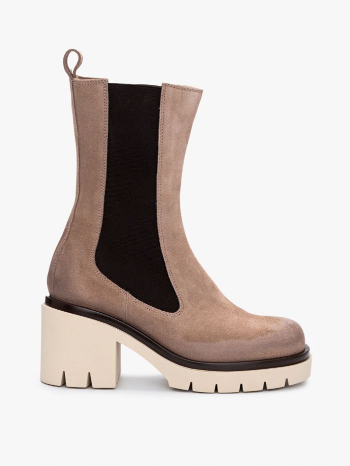 מגפי פלטפורמה צ’אנקי - נעליים