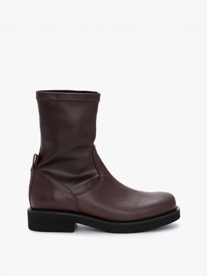 מגפיים עם עקב נמוך - נעליים