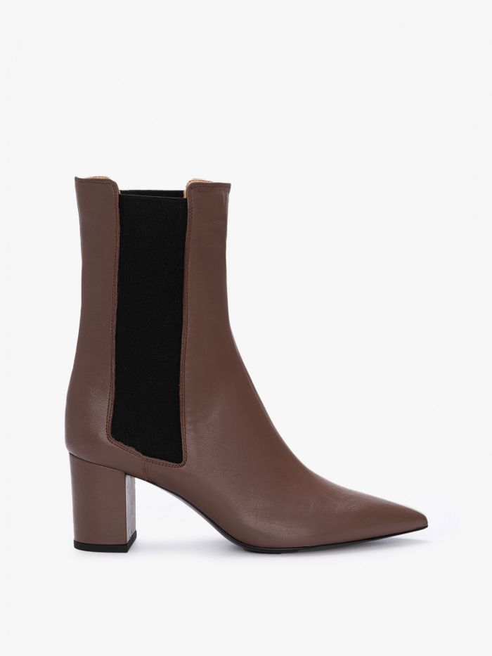 מגפי עקב עם קצה מחודד - נעליים