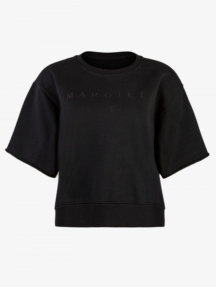 חולצת טי משוחררת - בגדים