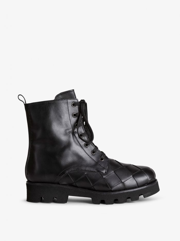 מגפיים צבאיים - נעליים