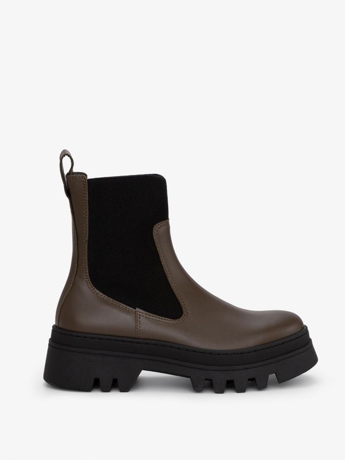 מגפי צ’אנקי - נעליים