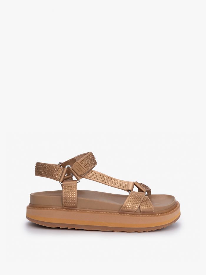 סנדלי הוגו - נעליים