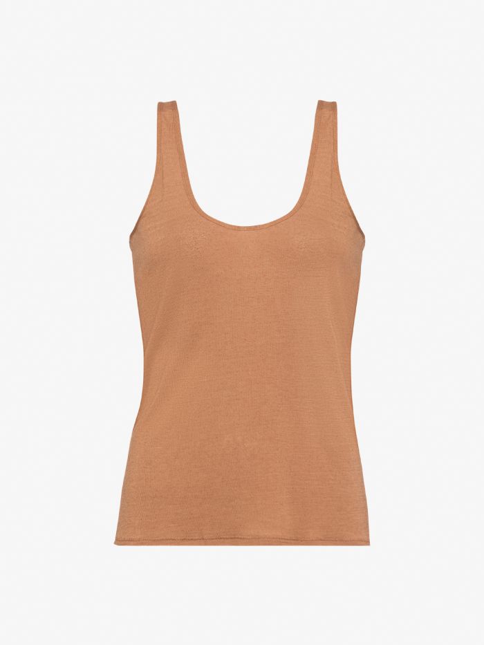 גופית מיכל - בגדים