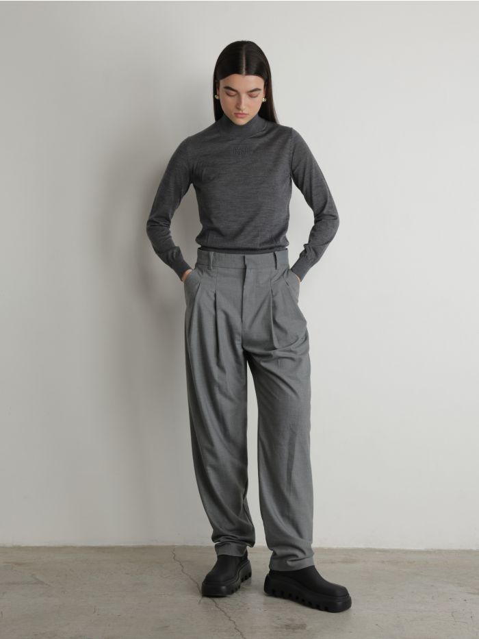 מכנסיים מחויטים - בגדים