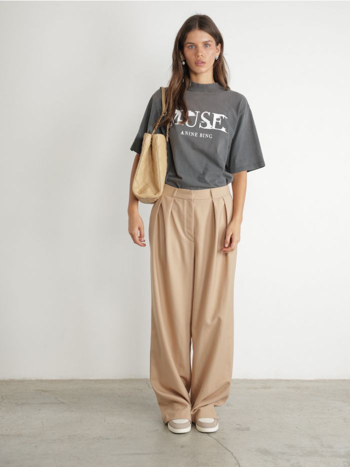 מכנסיים ארוכים מחויטים - בגדים