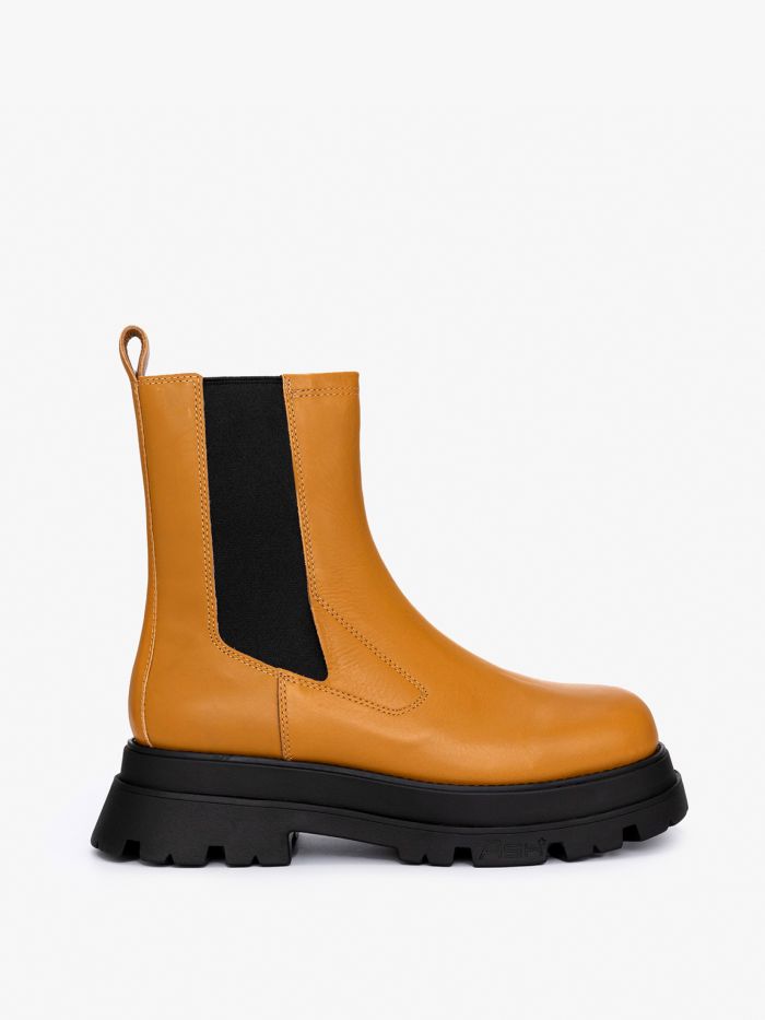 מגפי עור - נעליים