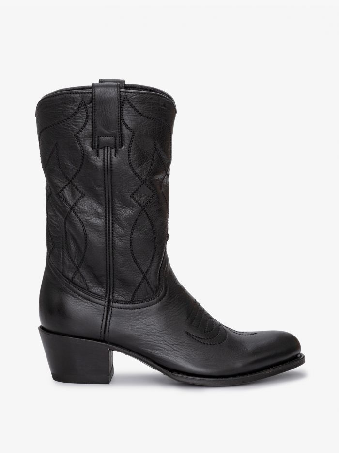 מגפי עור עיטור ספרדי - נעליים