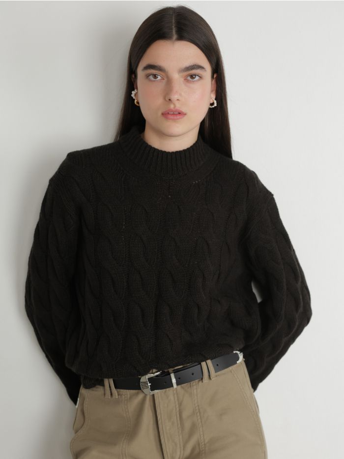 סוודר אוברסייז - בגדים