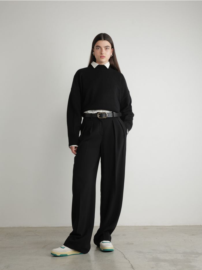 מכנסיים ארוכים מחויטים - בגדים