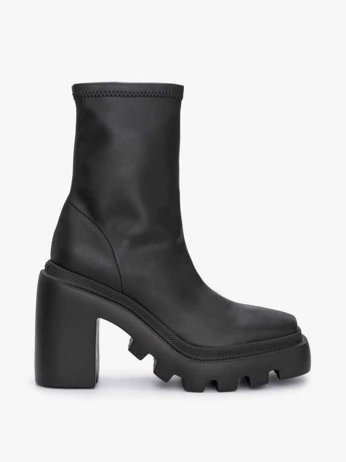 מגפי עקב מעור - נעליים