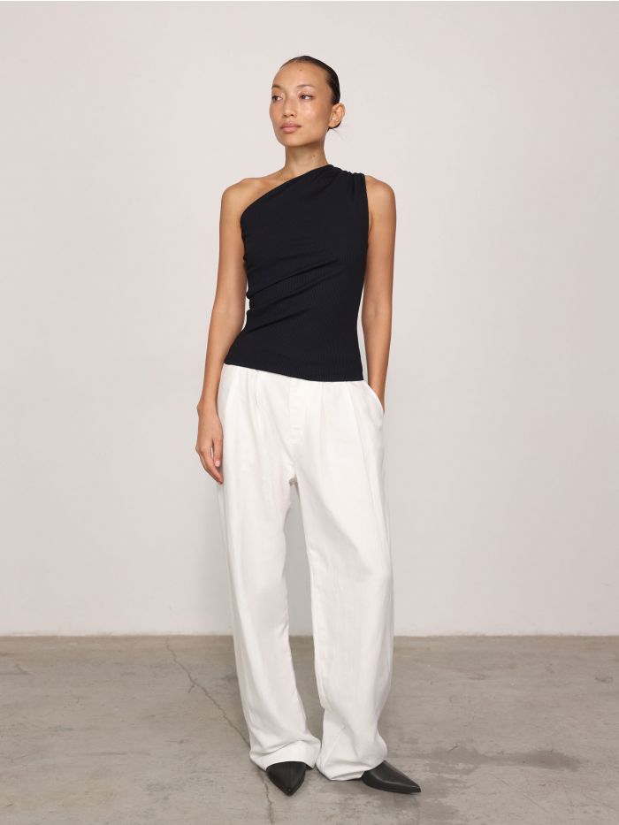 מכנסיים ארוכים מחויטים - בגדים