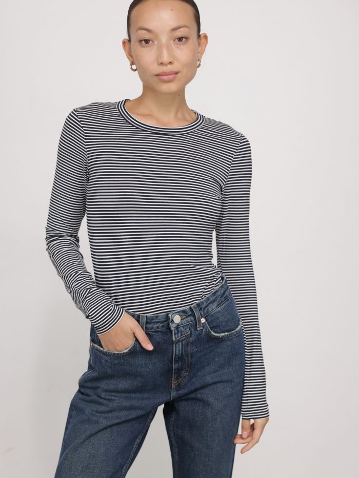 חולצת טישרט ארוכה לוקה - בגדים