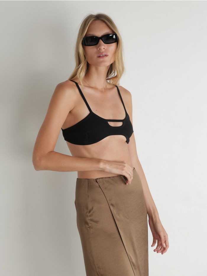 טופ חיתוך קאט אאוט - בגדים