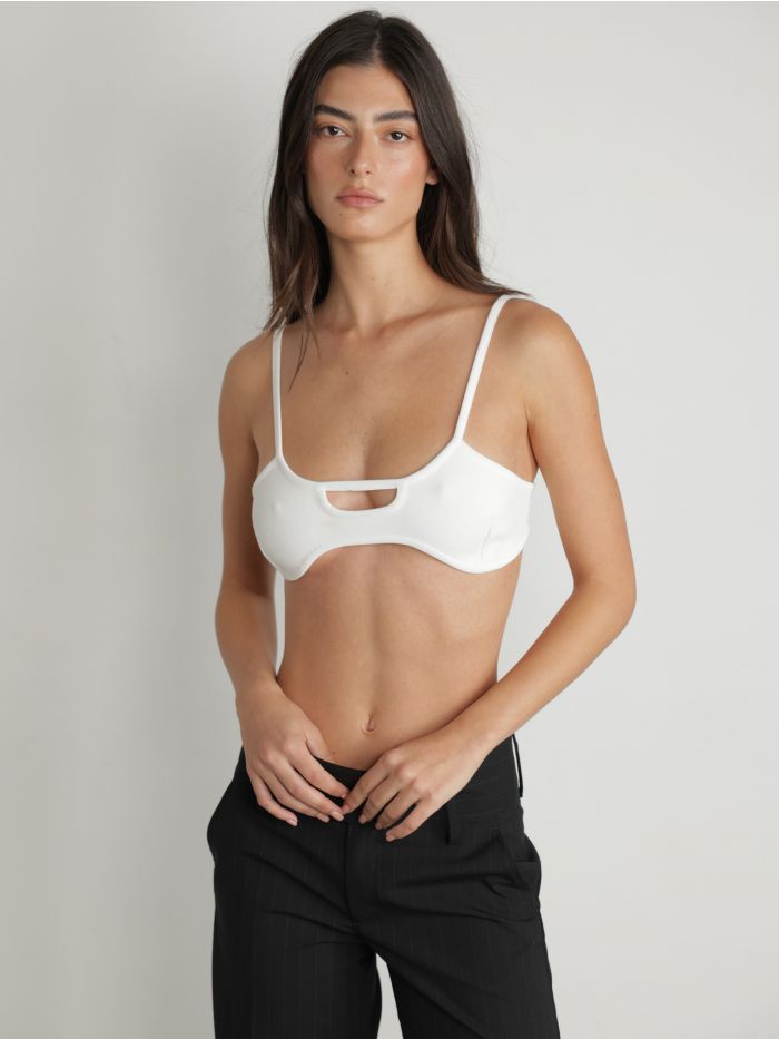 טופ חיתוך קאט אאוט - בגדים