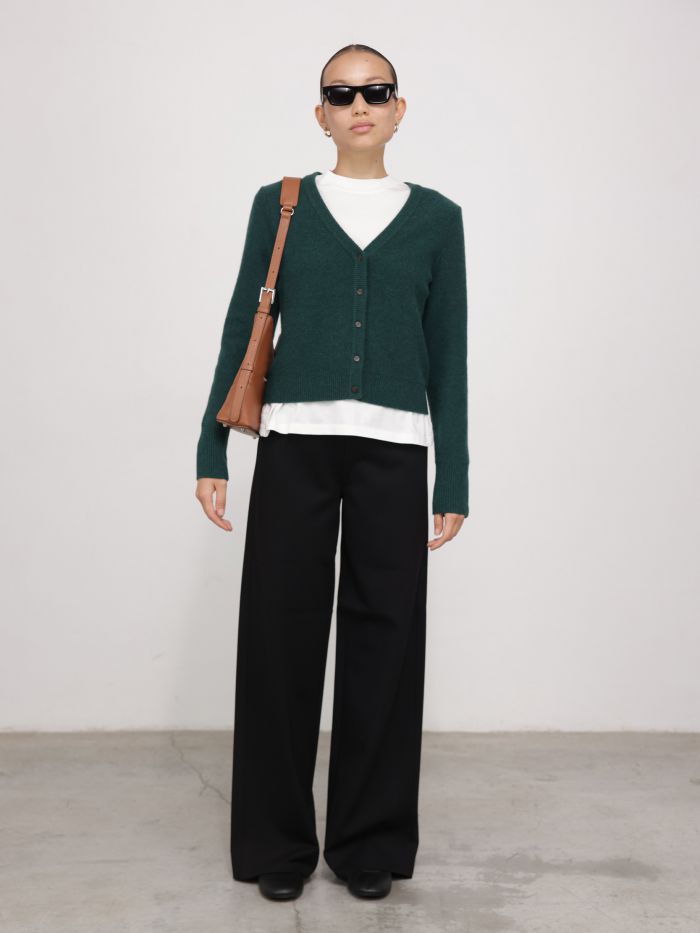 מכנסיים ארוכים גזרה מתרחבת - בגדים