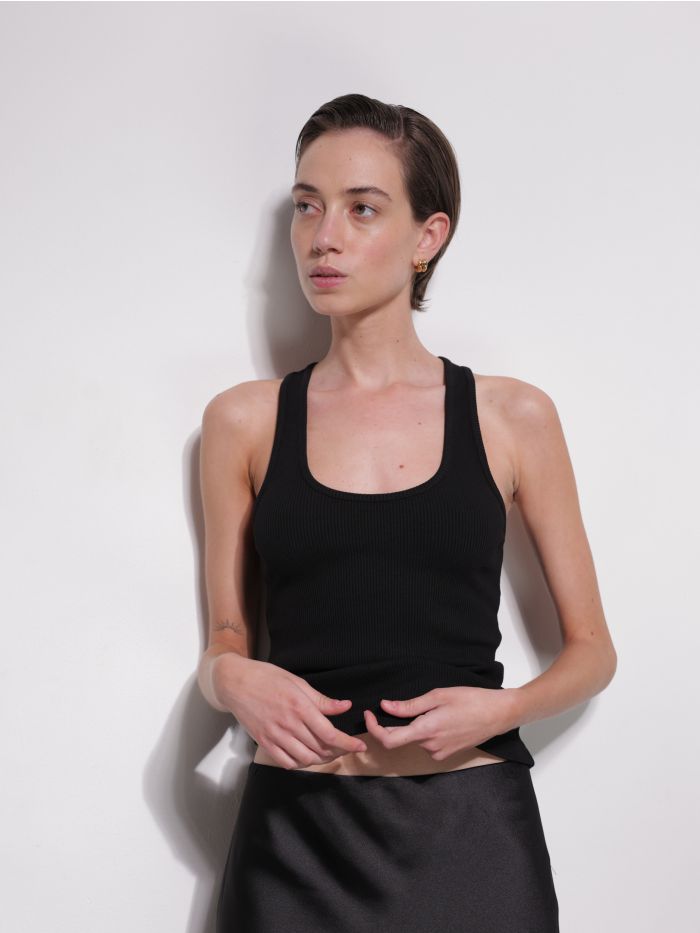 גופיית ריב ביאנקה - בגדים