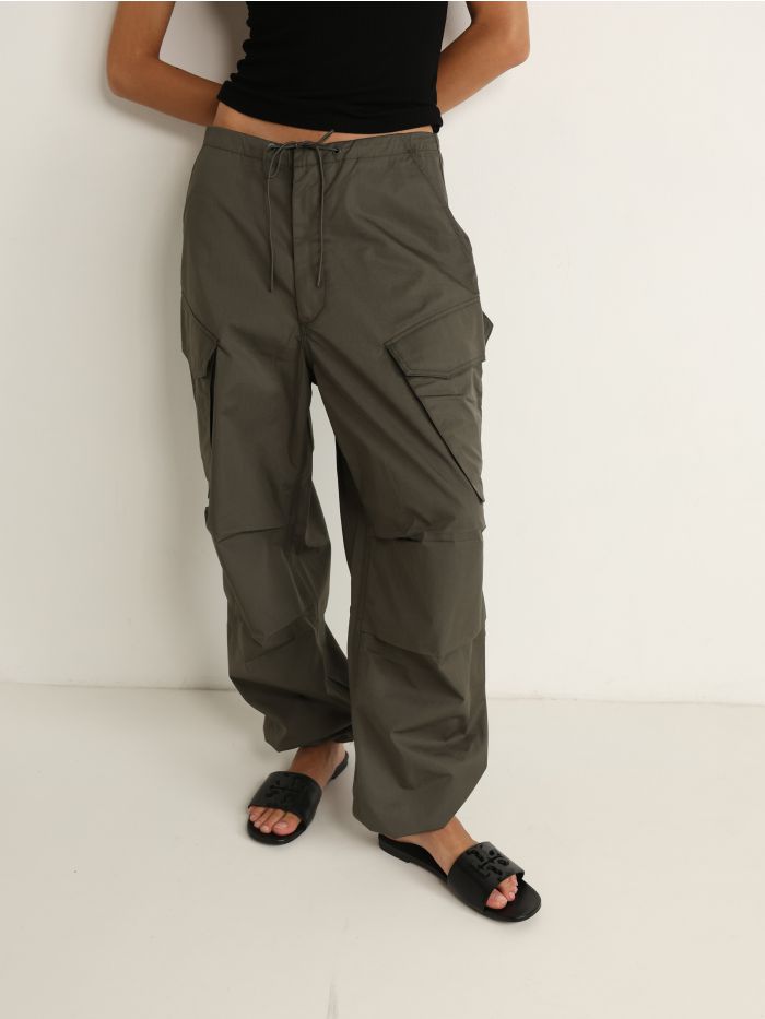מכנסי קרגו - בגדים