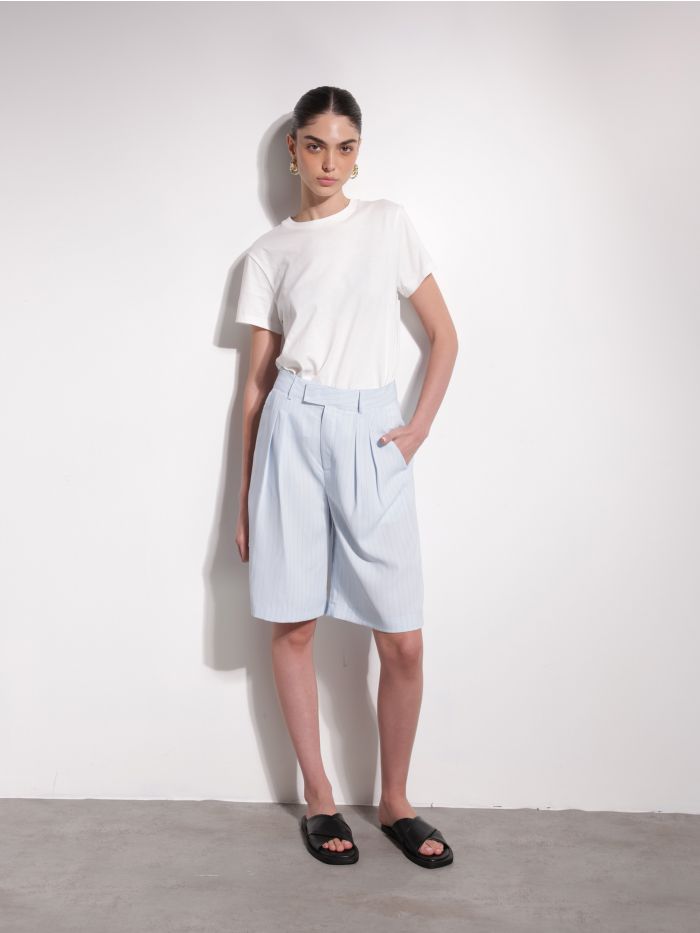 מכנסי ברמודה מחויטים - בגדים