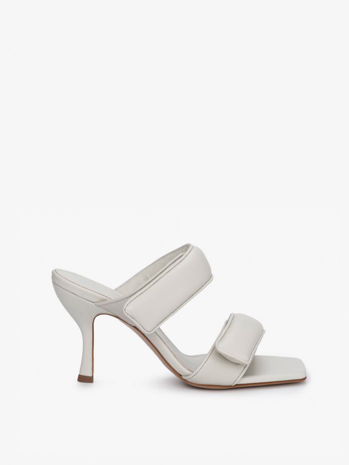 נעלי עקב עם רצועות סקוץ עבות - נעליים