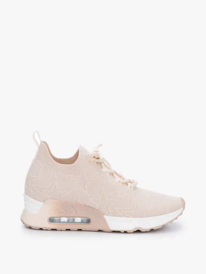 נעלי סניקרס כוכבים - נעליים