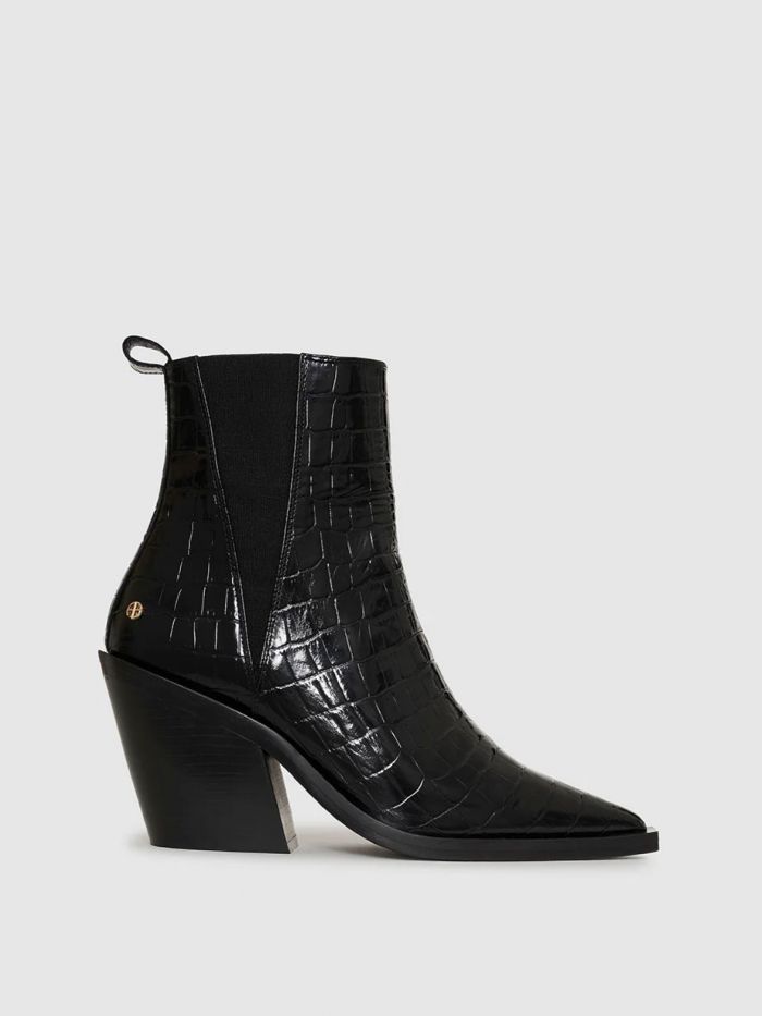 מגפוני בקה - נעליים