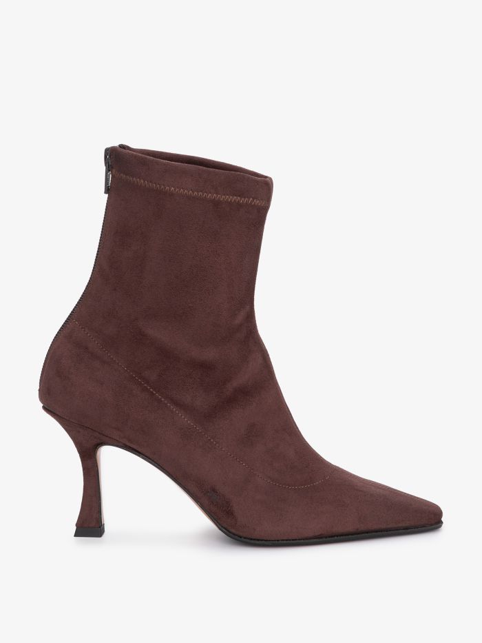 מגפוני זמש עקב - נעליים