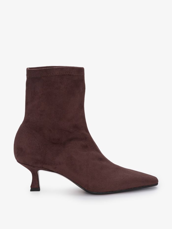 מגפוני זמש עקב - נעליים