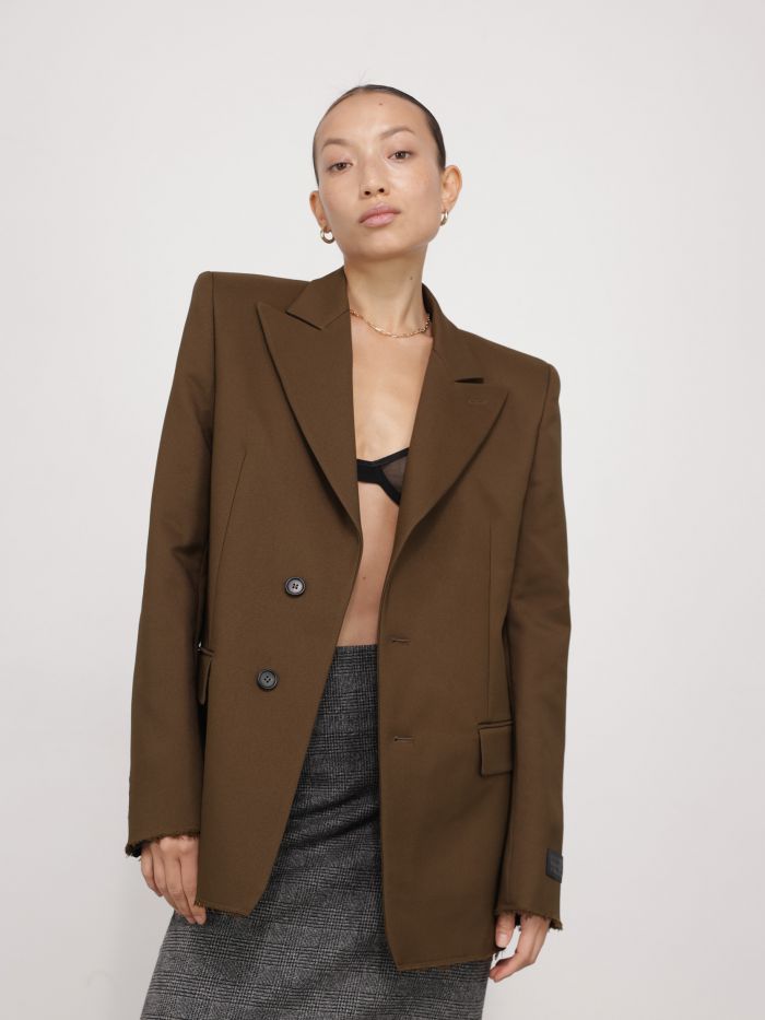 בלייזר מחויט - בגדים