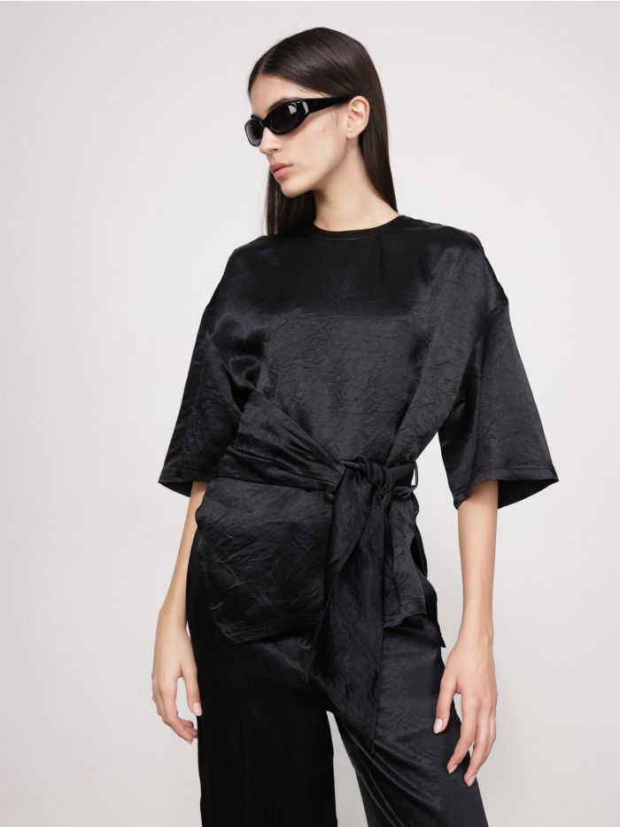 חולצת סאטן עם חגורה - בגדים