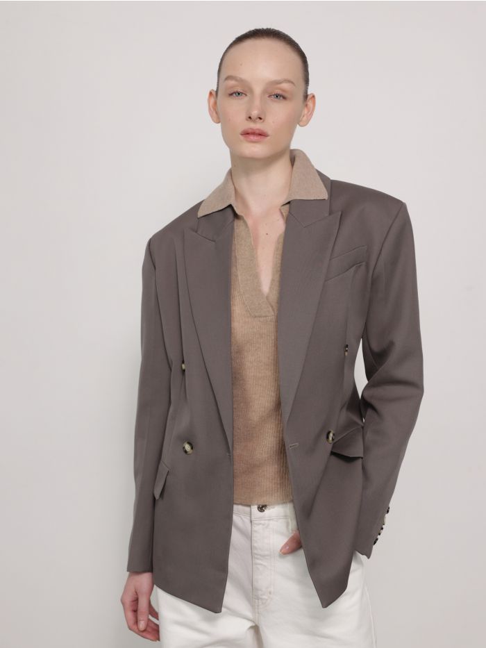 בלייזר אוברסייז - בגדים