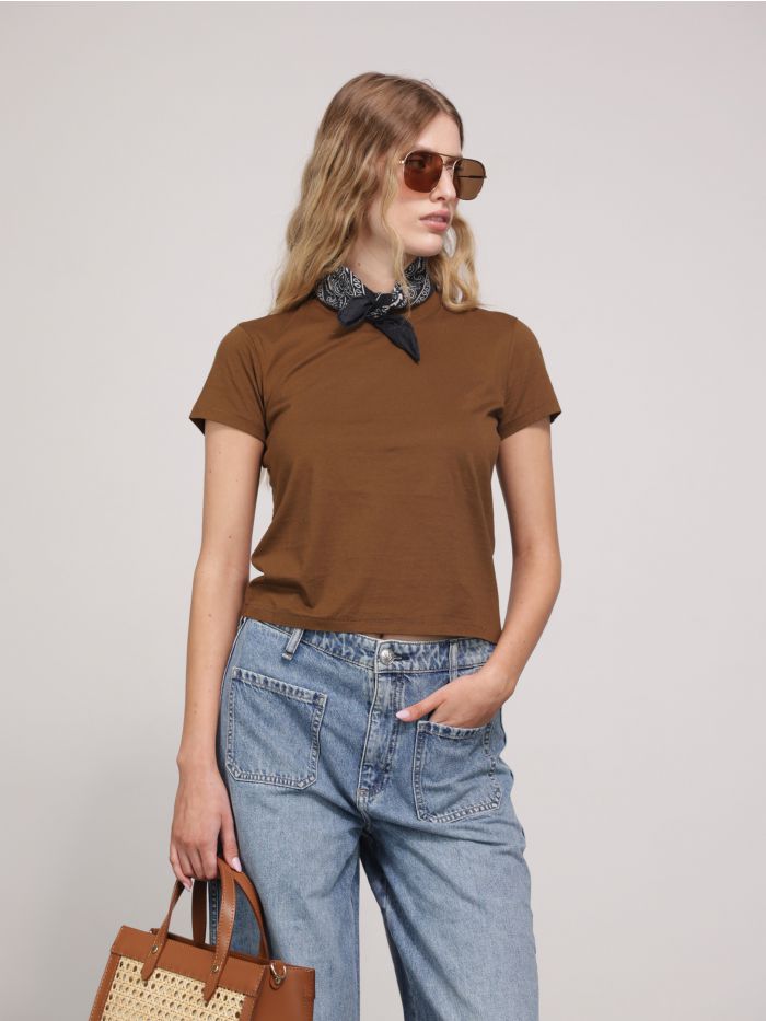 חולצת בייבי-טי - בגדים