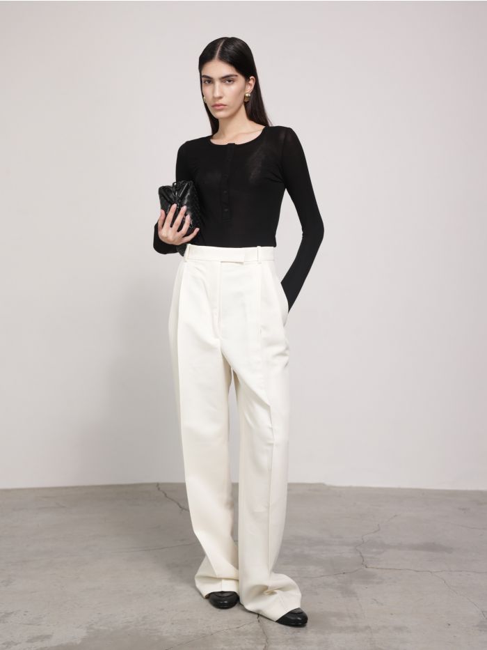 מכנסיים ארוכים מחויטים - בגדים