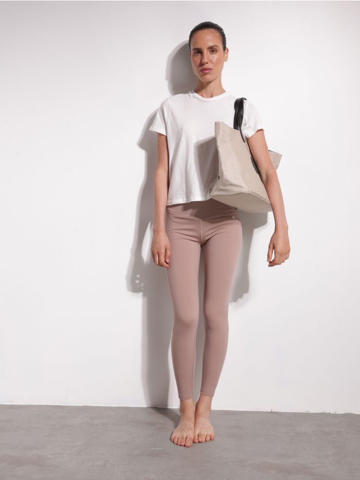 מכנסי טייץ’ בלייק - בגדים