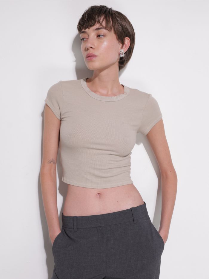 חולצת T קרופ - בגדים