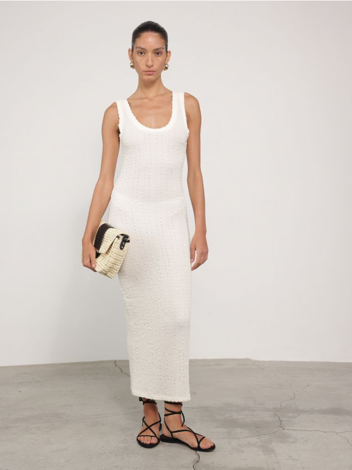 שמלת כיווצים - בגדים