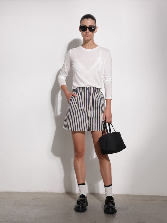 מכנסיים קצרים במוטיב פסים - בגדים