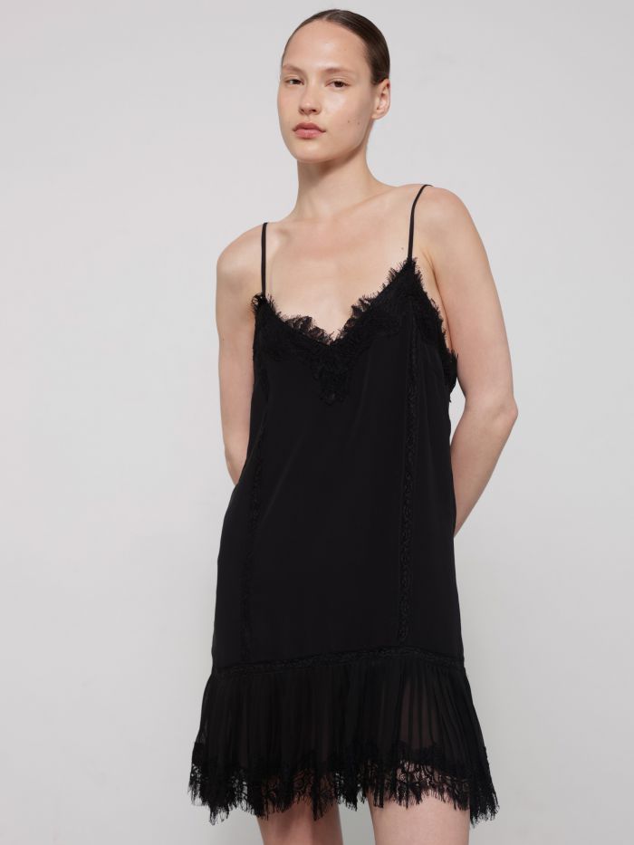 שמלת משי בגימור קפלים ותחרה - בגדים