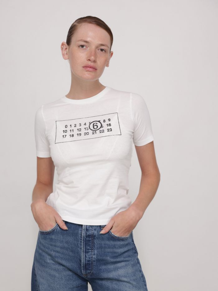 חולצת טי לוגו - בגדים