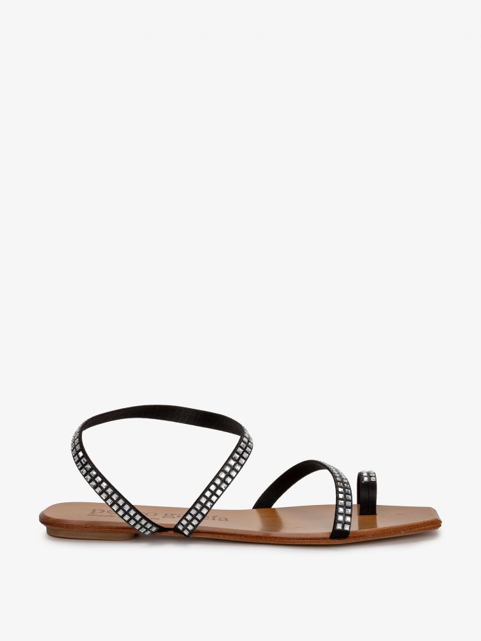 סנדלים שטוחים משובצים - נעליים