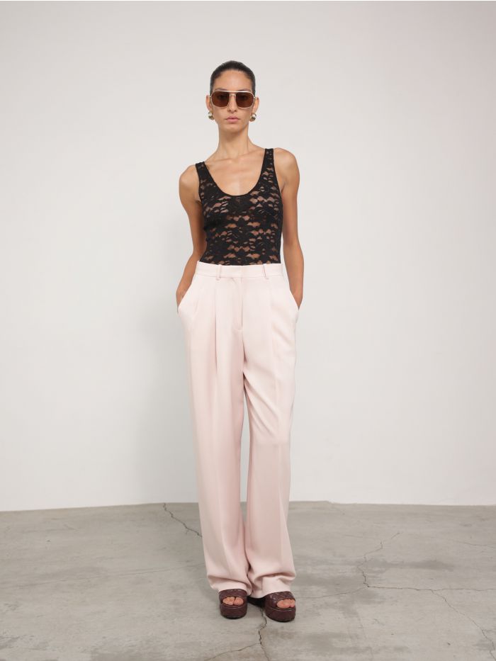 מכנסיים ארוכים מחויטים - בגדים