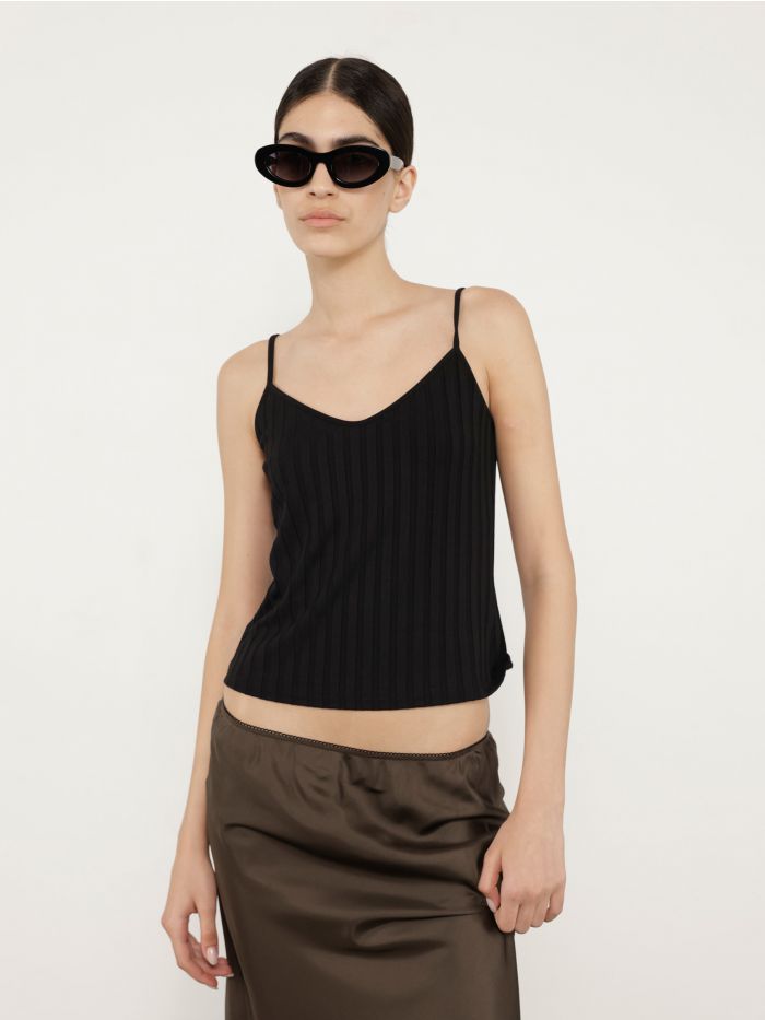 גופיית ריב - בגדים