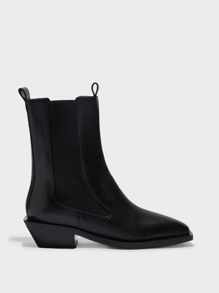 מגפוני עקב מעור - נעליים