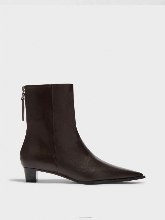 מגפוני עקב חרטום מחודד - נעליים