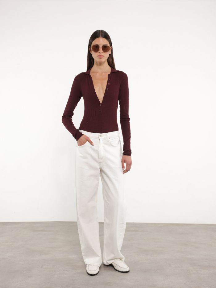 מכנסי ג’ינס גזרה נמוכה - בגדים