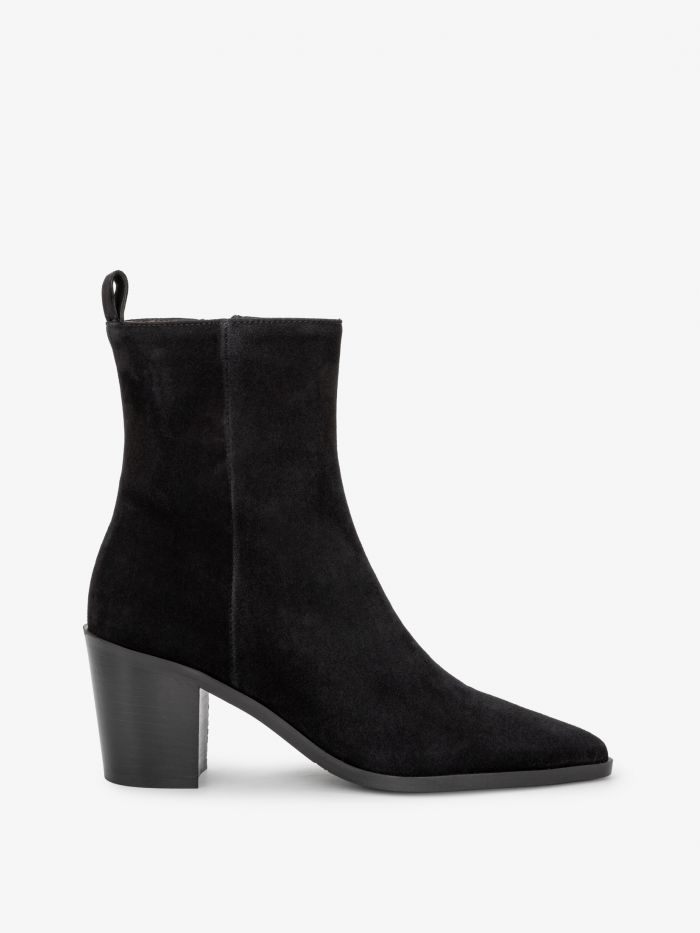 מגפוני עקב - נעליים