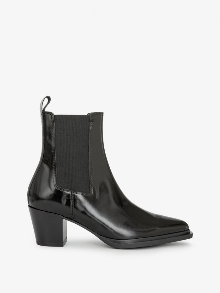 מגפוני עקב מעור - נעליים