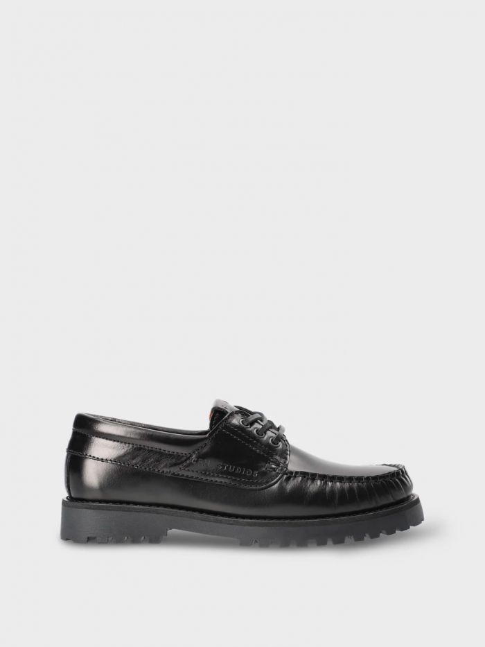 נעלי מוקסינים עם שרוכים - נעליים