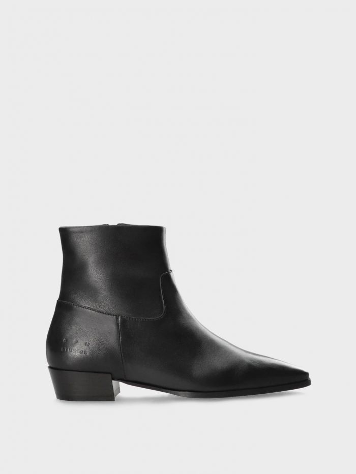 מגפוני עור שטוחים - נעליים