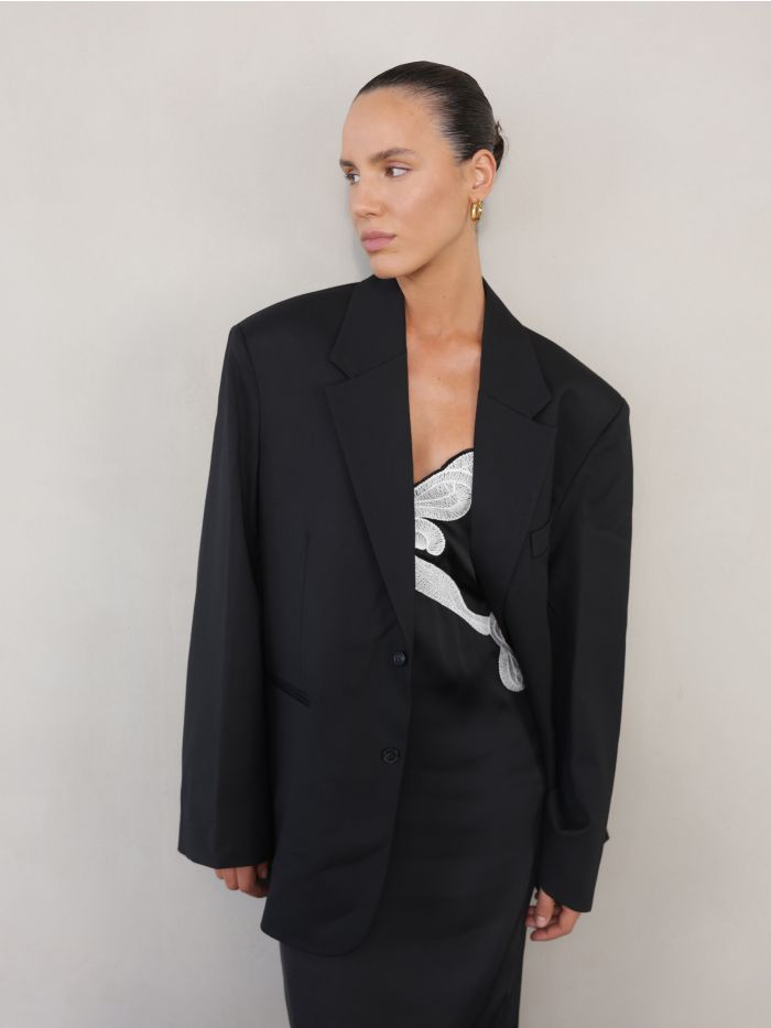 בלייזר מחויט - בגדים